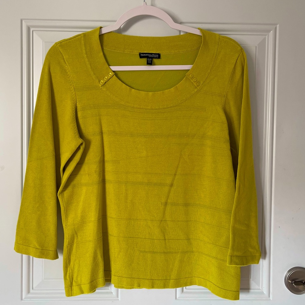Light green sweater 💚 medium